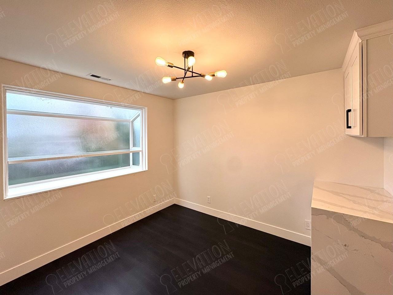 111 Nw Hawthorne Ave #2 - Photo 6 of 19