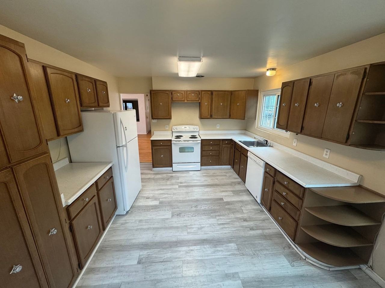625 Plumas St - Photo 3 of 21