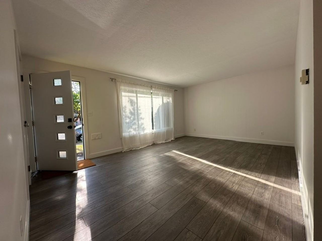 2354 Se 48th Ave - Photo 5 of 34