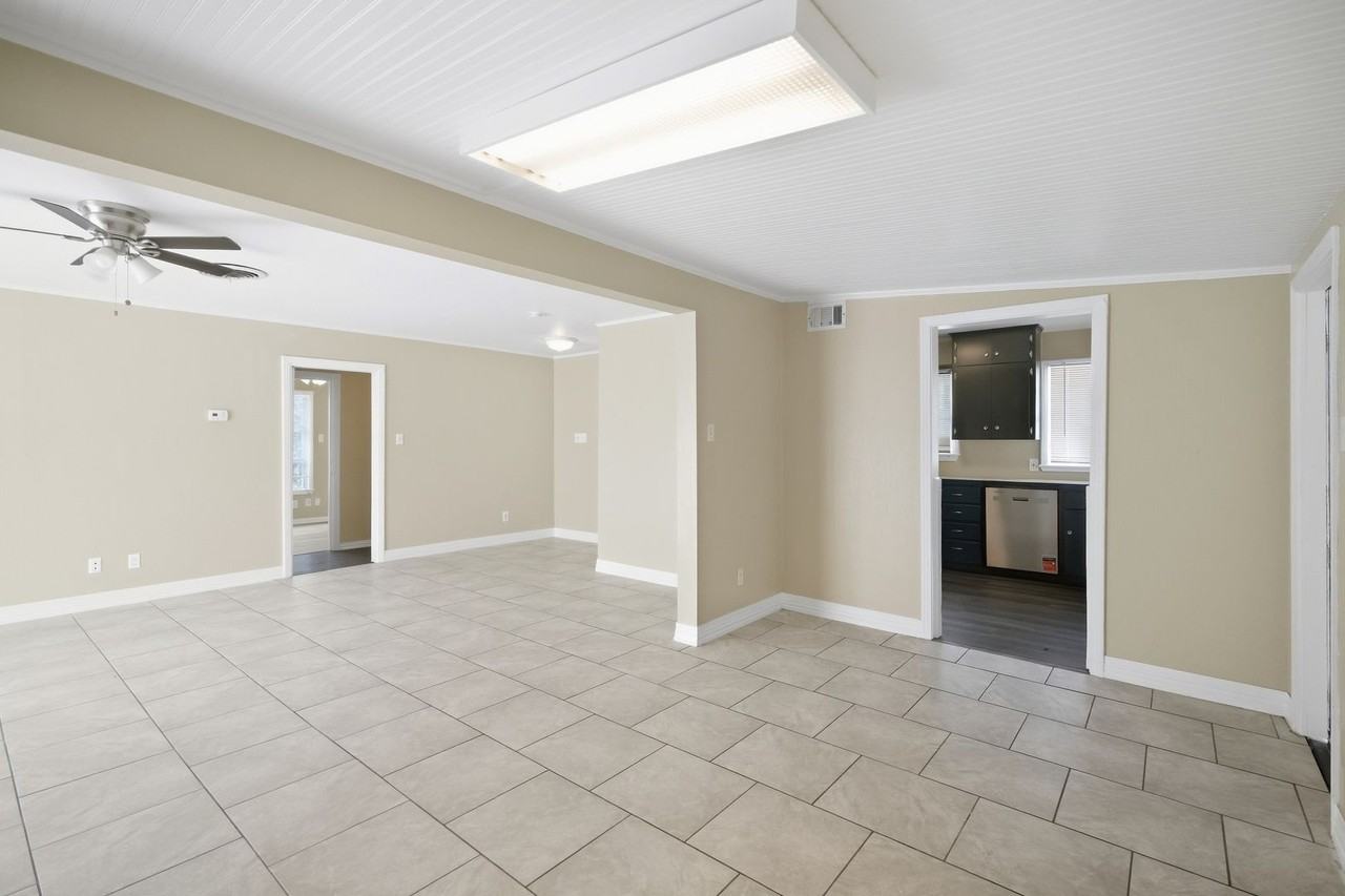 4022 Lowman St - Photo 3 of 18