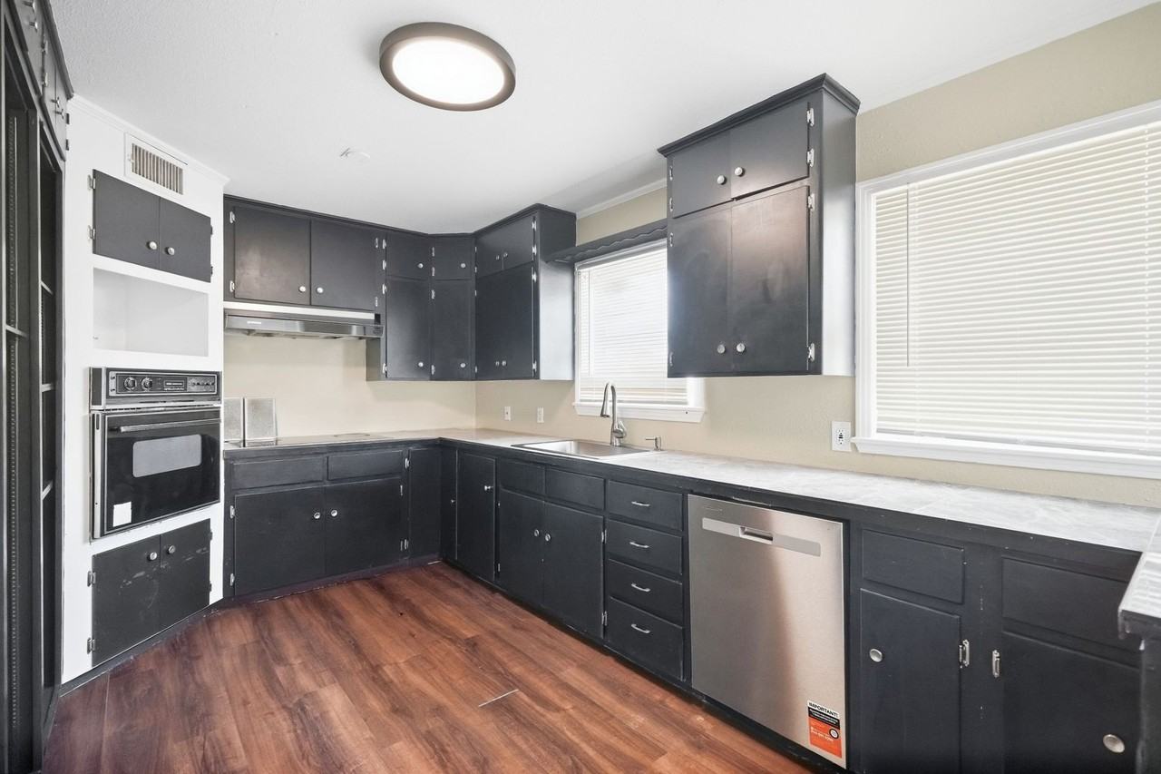 4022 Lowman St - Photo 4 of 18