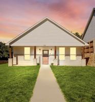 featured image of 2601 Hutchinson Street