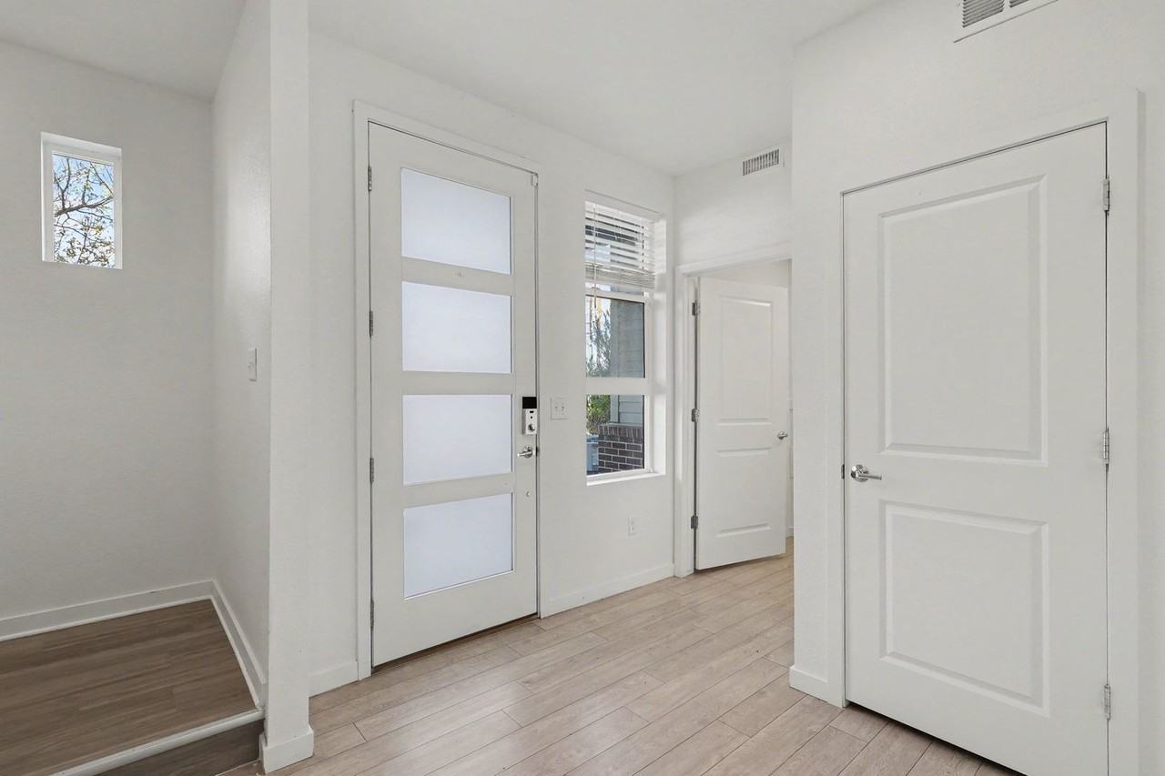 1681 W 67th Cir - Photo 5 of 31