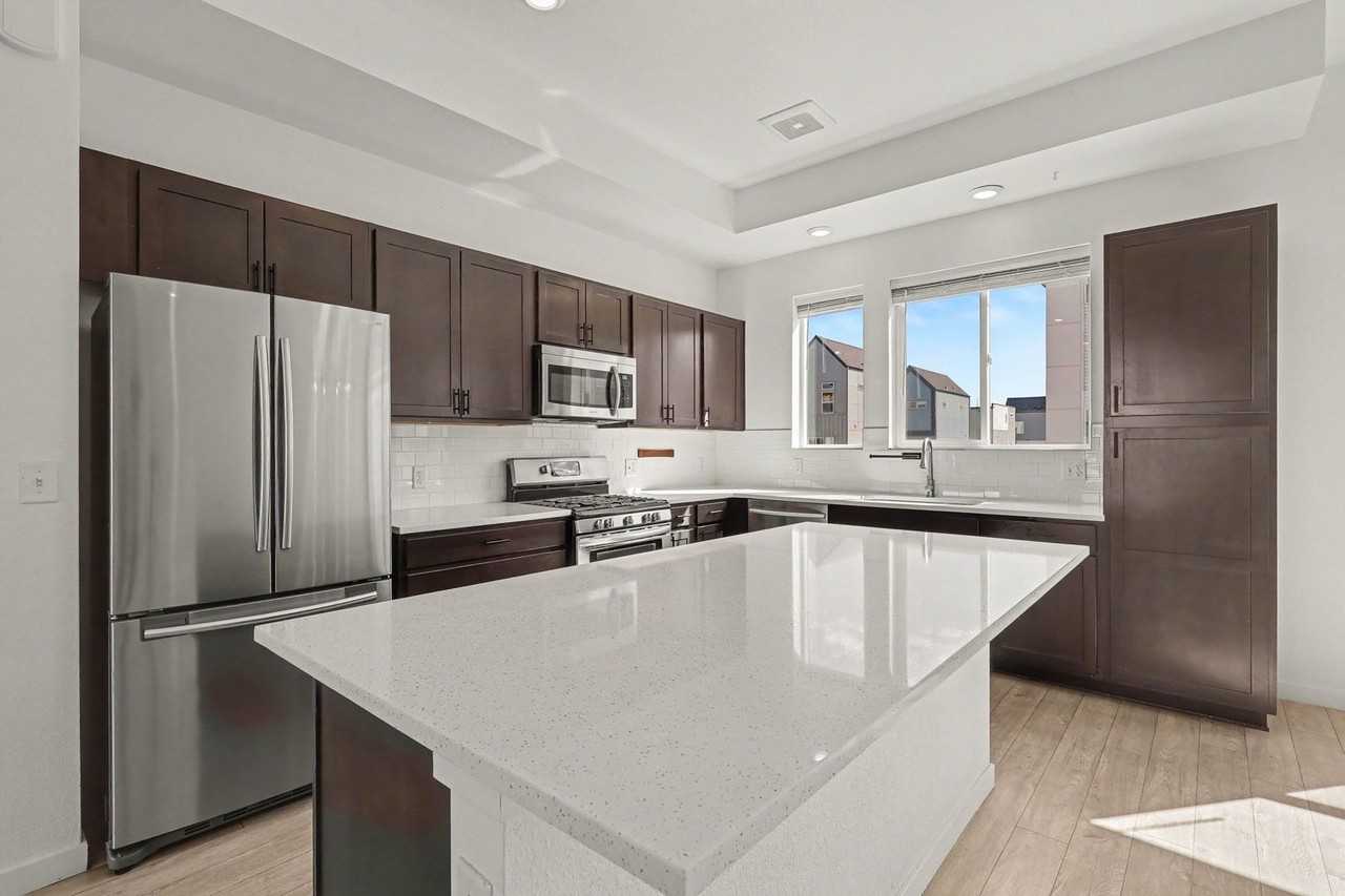 1681 W 67th Cir - Photo 7 of 31