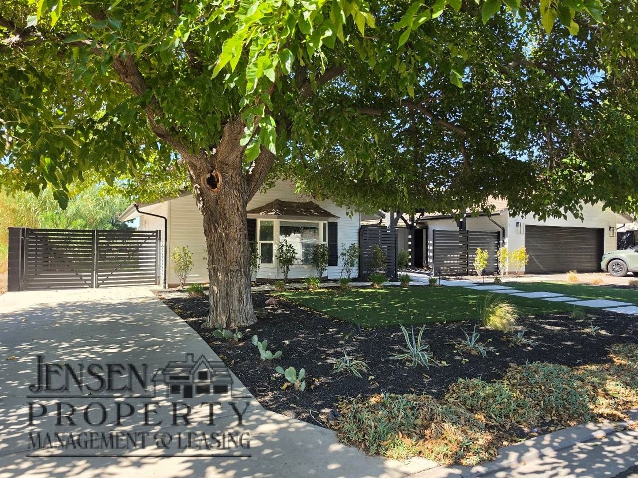3078 Wesley Powell Dr - Photo 2 of 29