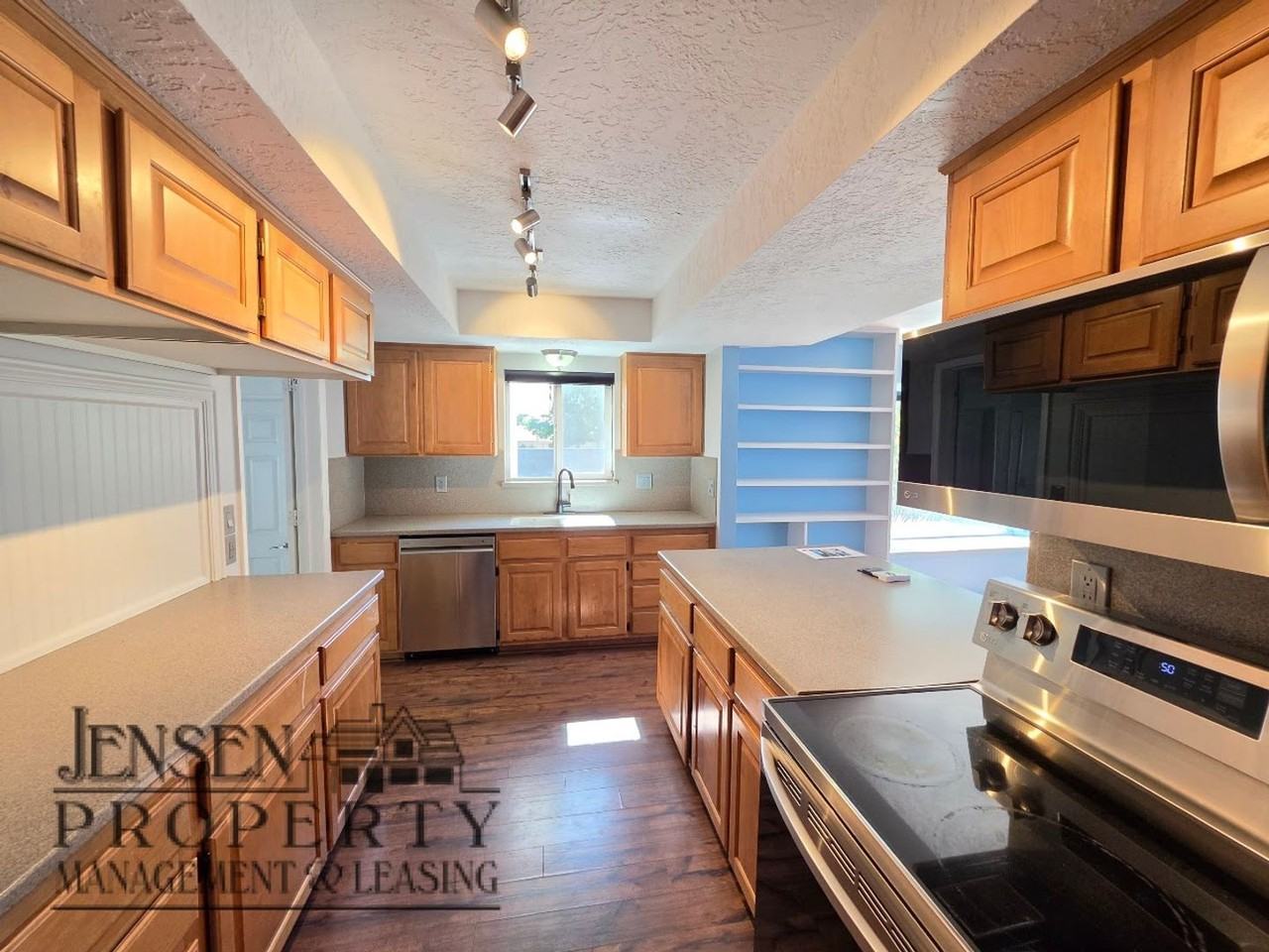 3078 Wesley Powell Dr - Photo 4 of 29