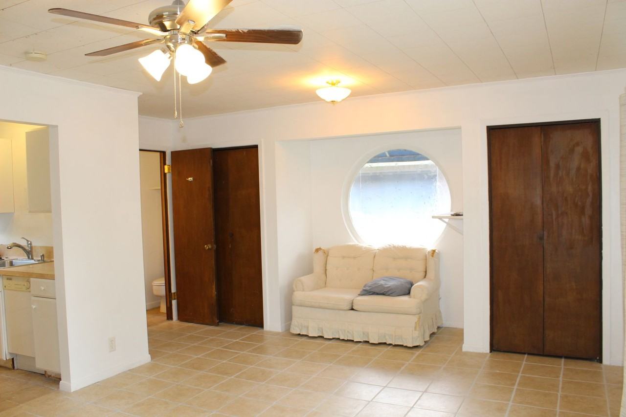 1010 W Live Oak St #B - Photo 5 of 7