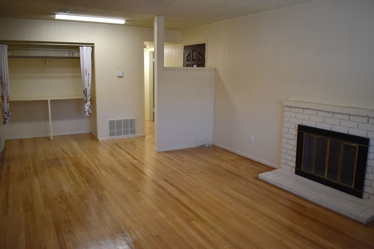 2042 Eagle Way - Photo 5 of 16