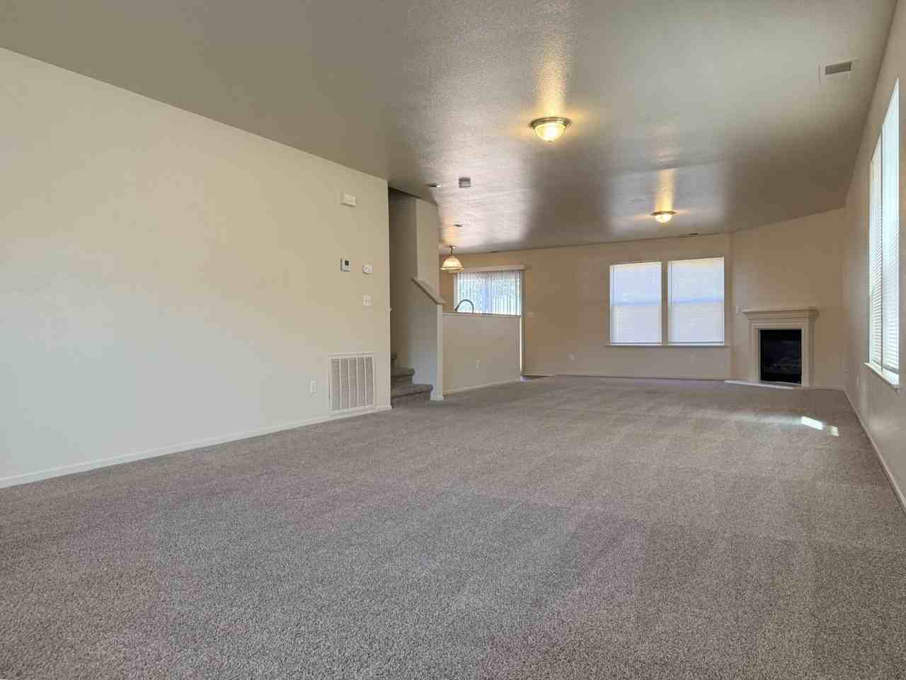 1277 Sunrise Dr - Photo 3 of 37