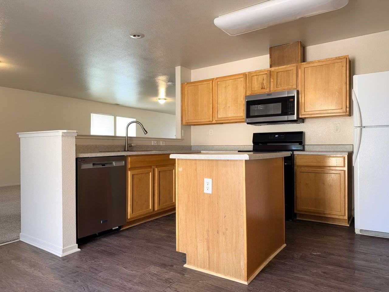 1277 Sunrise Dr - Photo 7 of 37