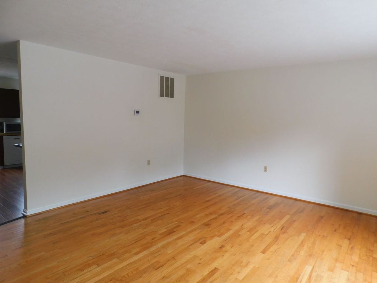 212 Hunter Run Rd - Photo 2 of 24
