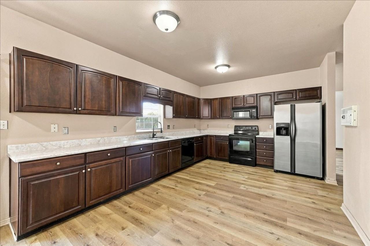 1816 Ernest Ct - Photo 2 of 18