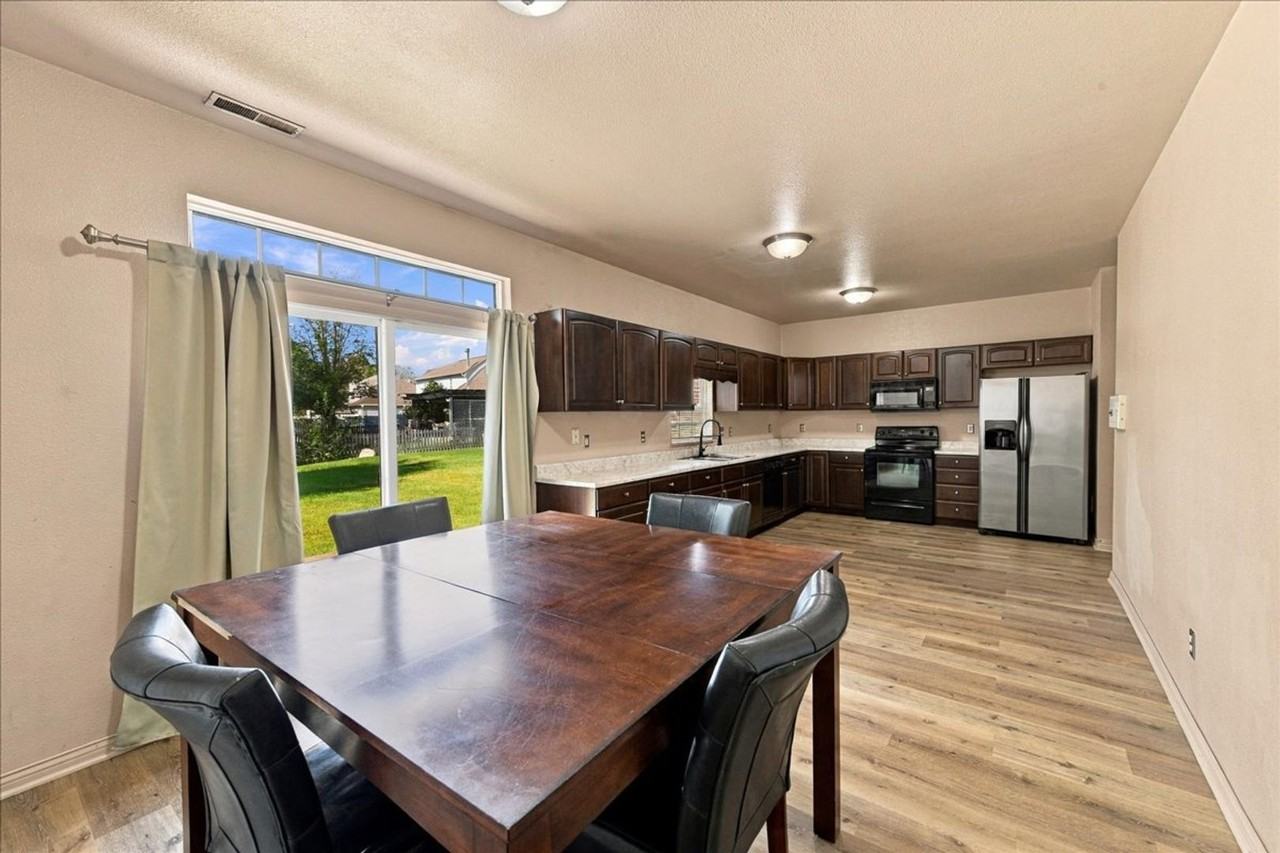 1816 Ernest Ct - Photo 4 of 18