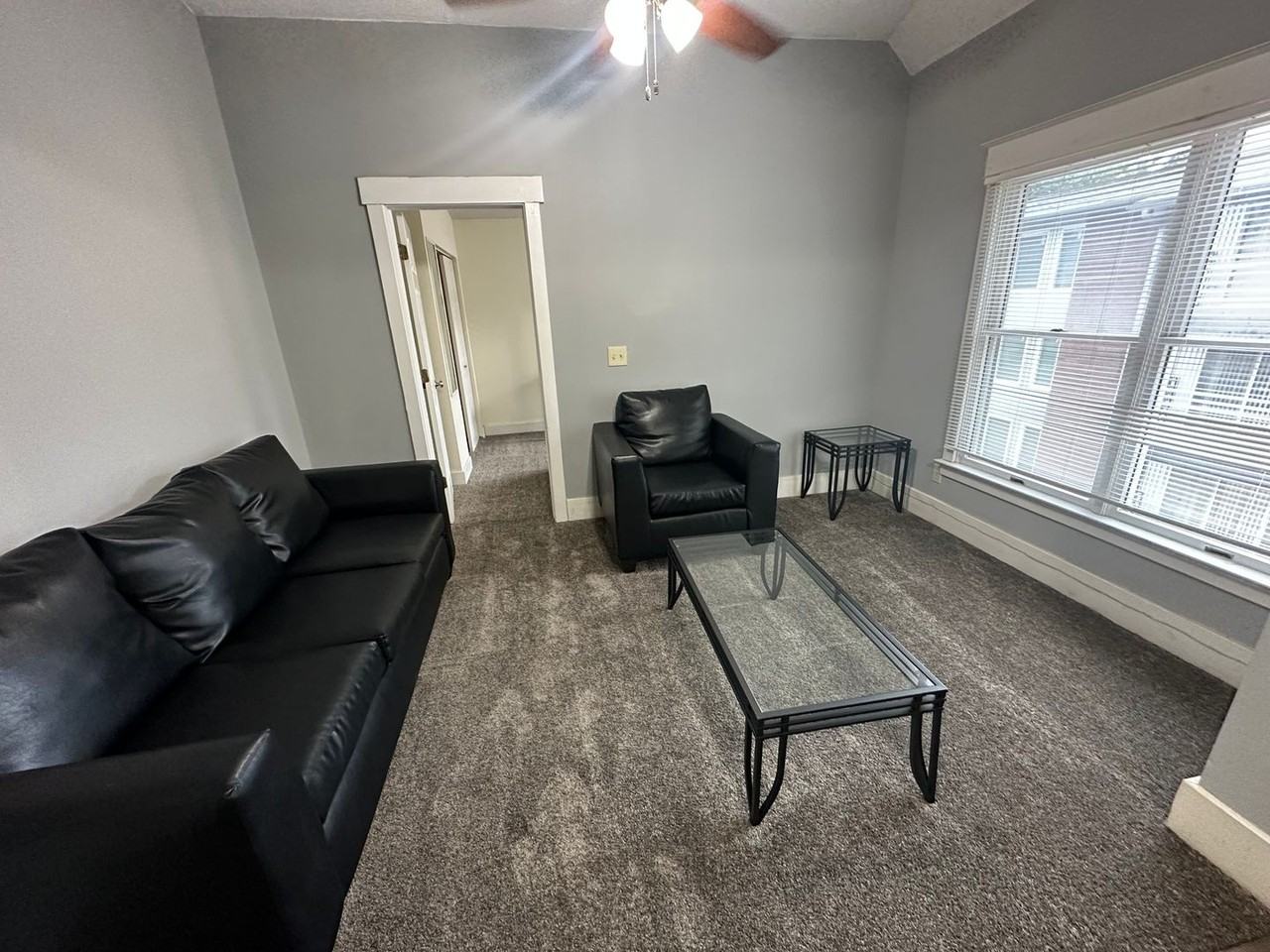 610 West Elm Street - Photo 2 of 21