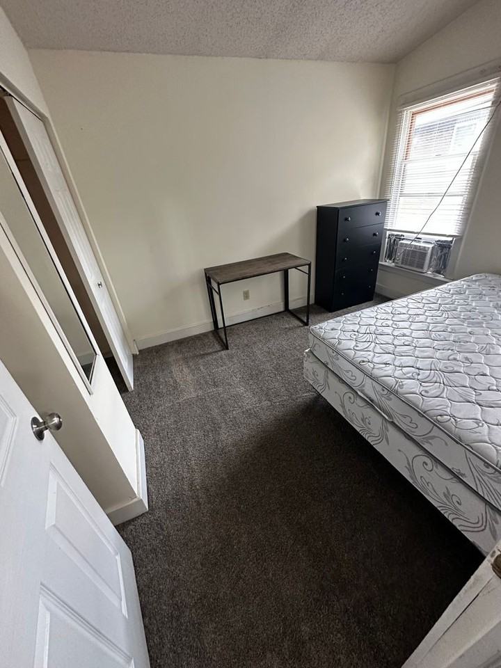 610 West Elm Street - Photo 3 of 21