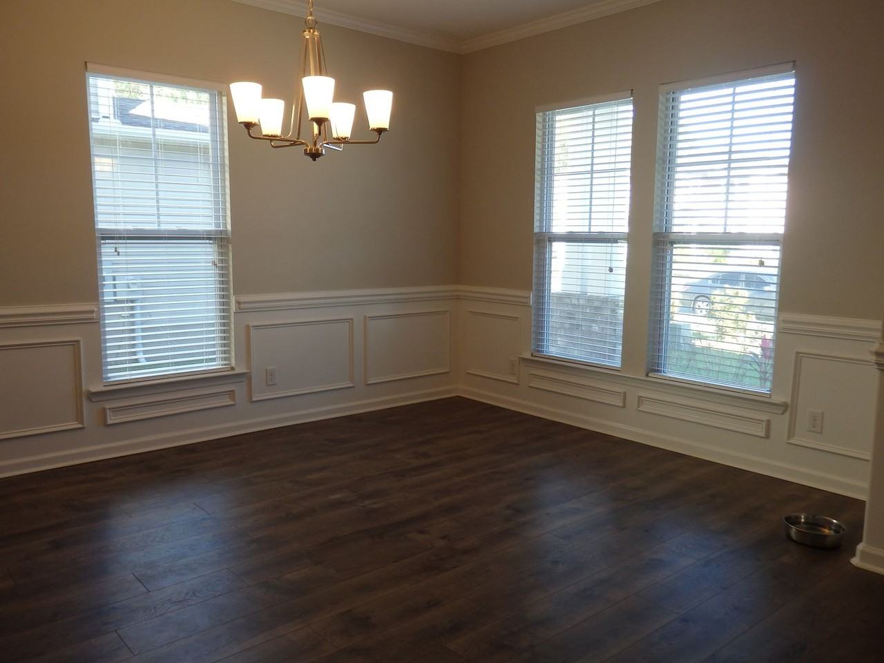 185 Whitaker Way N - Photo 2 of 33