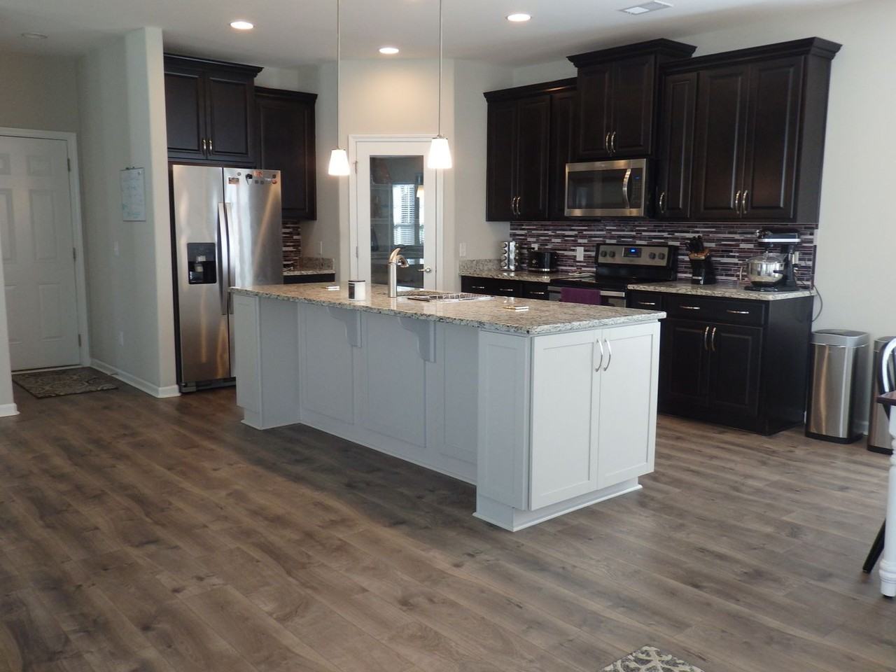 185 Whitaker Way N - Photo 4 of 33