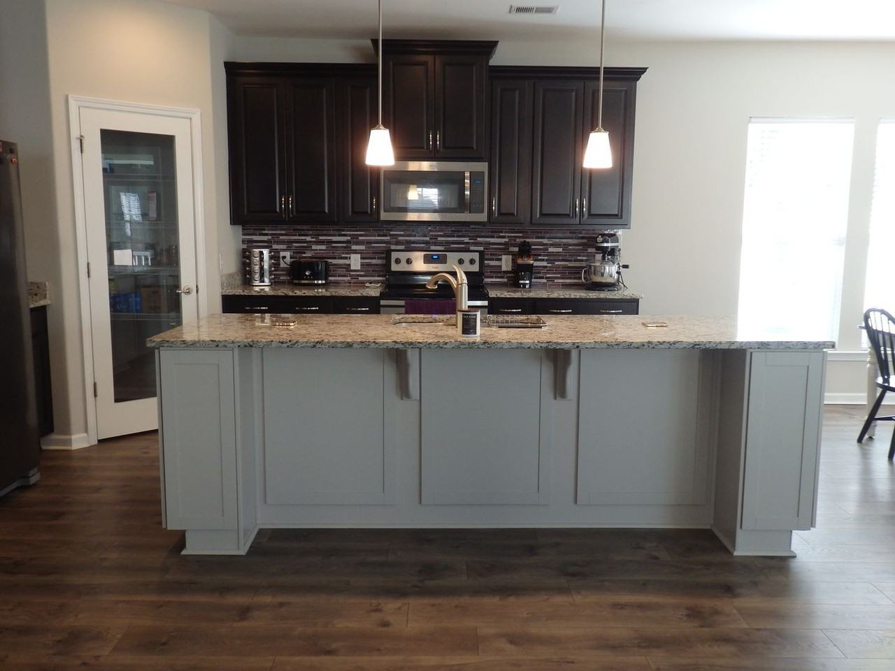 185 Whitaker Way N - Photo 5 of 33