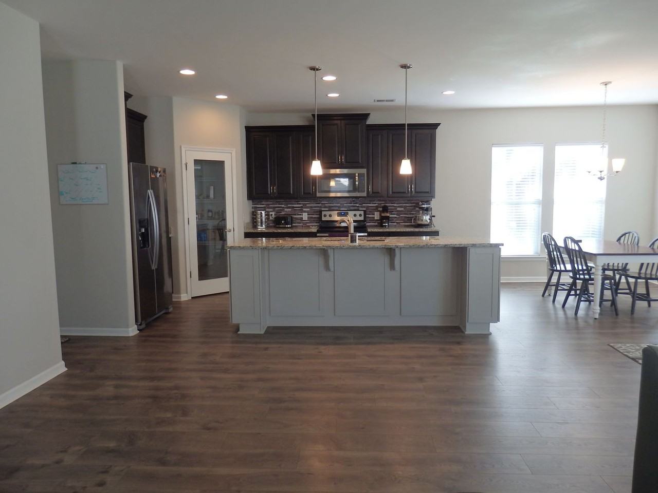 185 Whitaker Way N - Photo 6 of 33