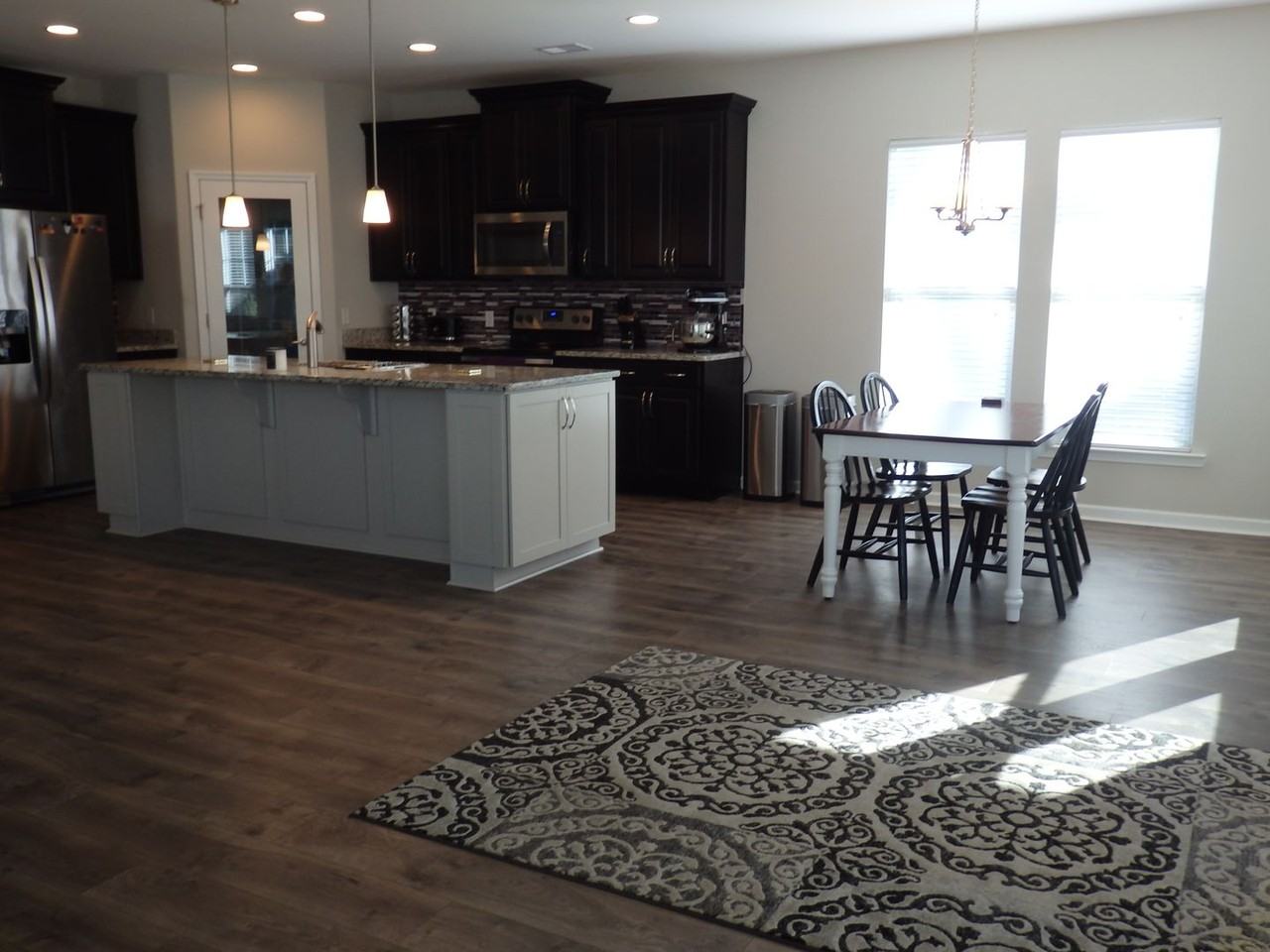 185 Whitaker Way N - Photo 7 of 33