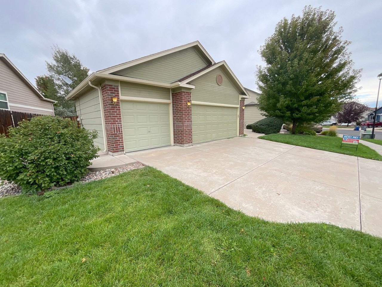 4325 Poplar Brook Dr - Photo 2 of 30