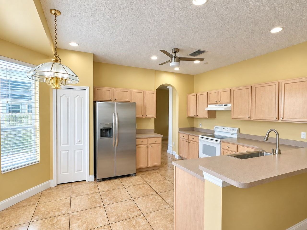 3390 Foxcroft Cir - Photo 3 of 13