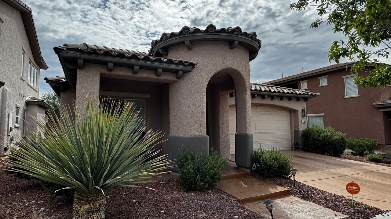 2120 Desert Prairie St - Photo 2 of 27