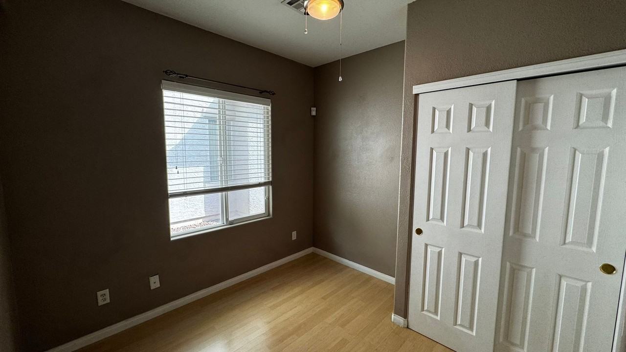 2120 Desert Prairie St - Photo 7 of 27