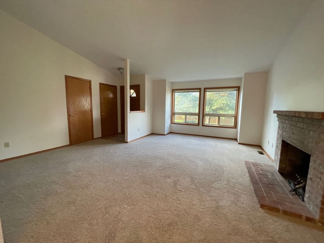 11032 Sw 47th Ave - Photo 2 of 10