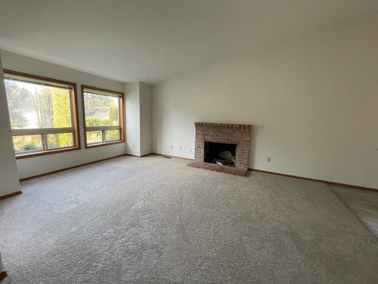 11032 Sw 47th Ave - Photo 3 of 10