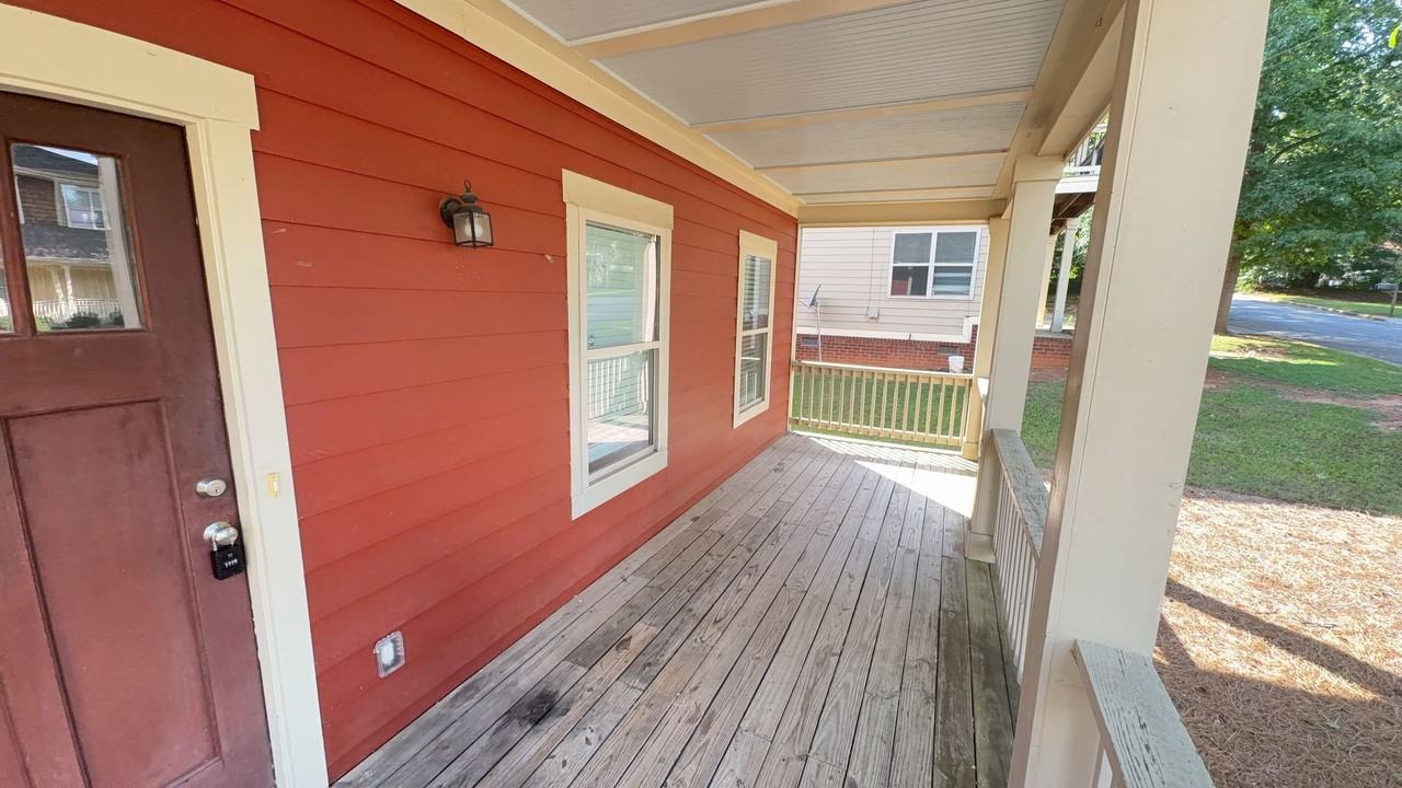140 Jonas Ave - Photo 2 of 17
