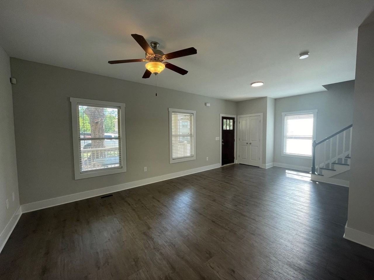 140 Jonas Ave - Photo 4 of 17