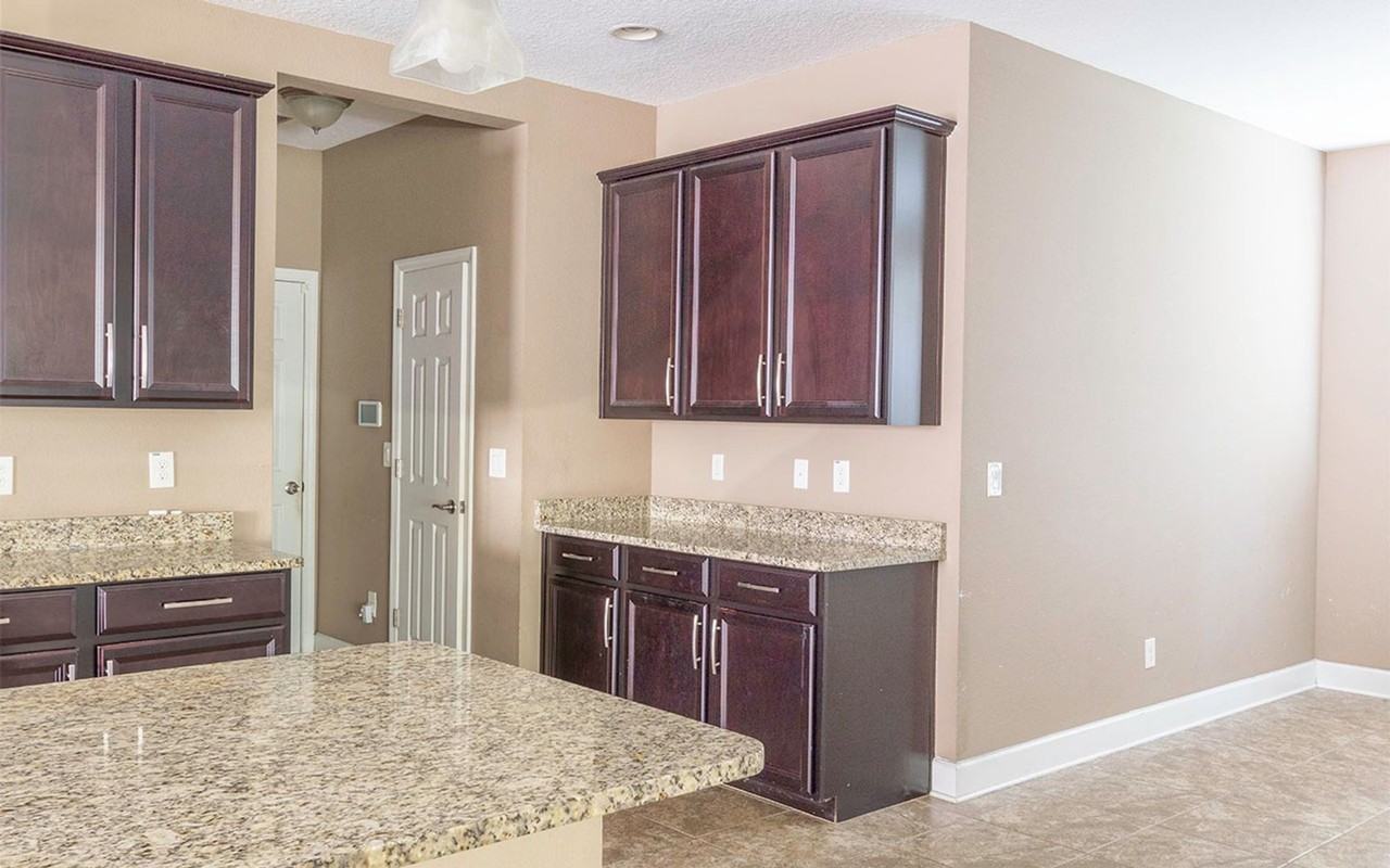 11321 Coventry Grove Cir - Photo 4 of 9