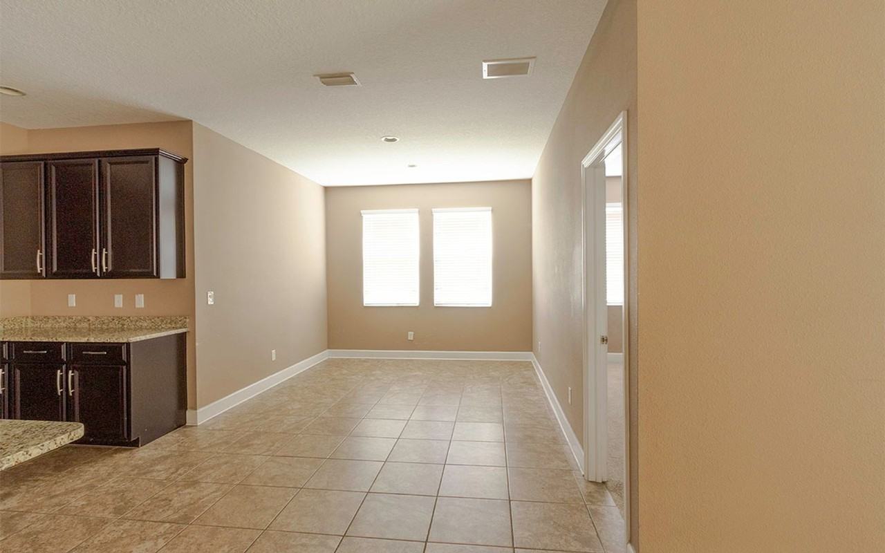 11321 Coventry Grove Cir - Photo 7 of 9