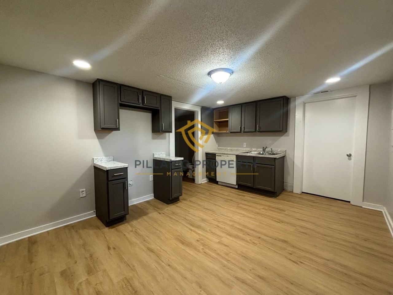 2435 S Roena St - Photo 3 of 13