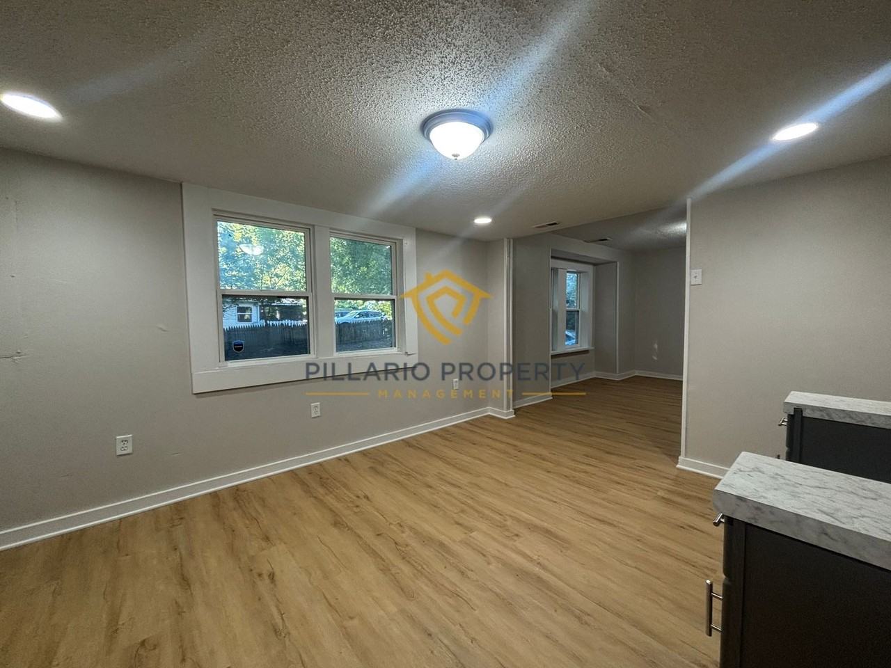 2435 S Roena St - Photo 4 of 13