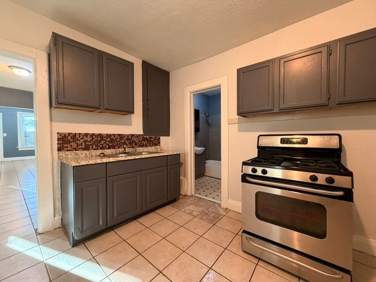 5226 N 38th St - Photo 7 of 8