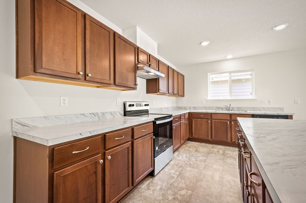 2172 Hudson Grove Dr - Photo 6 of 29