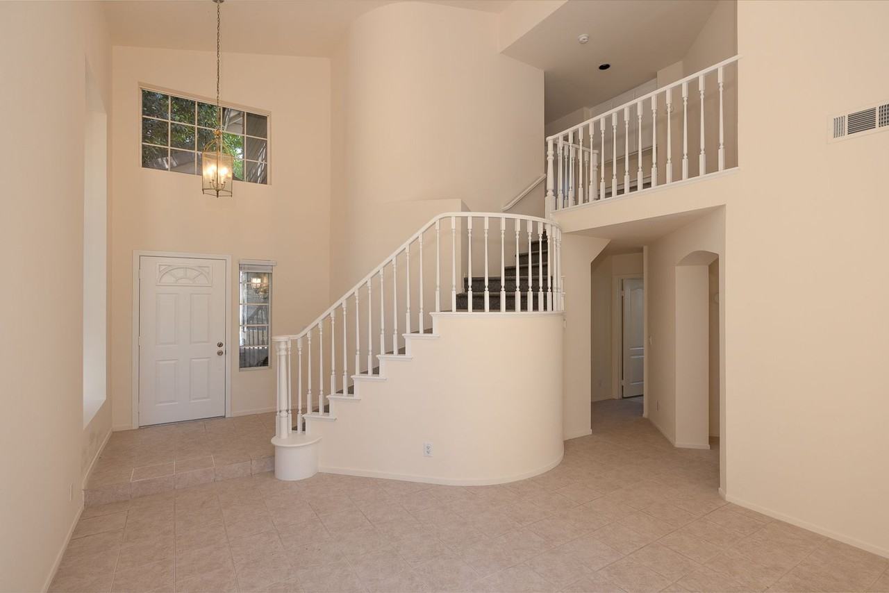 2510 Seadrift Ct - Photo 2 of 28
