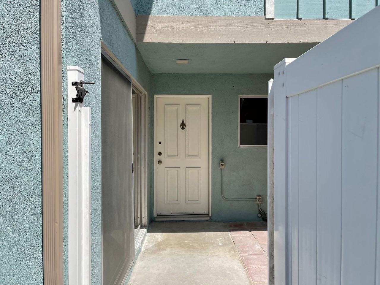 2991 Harbor Blvd - Photo 4 of 18