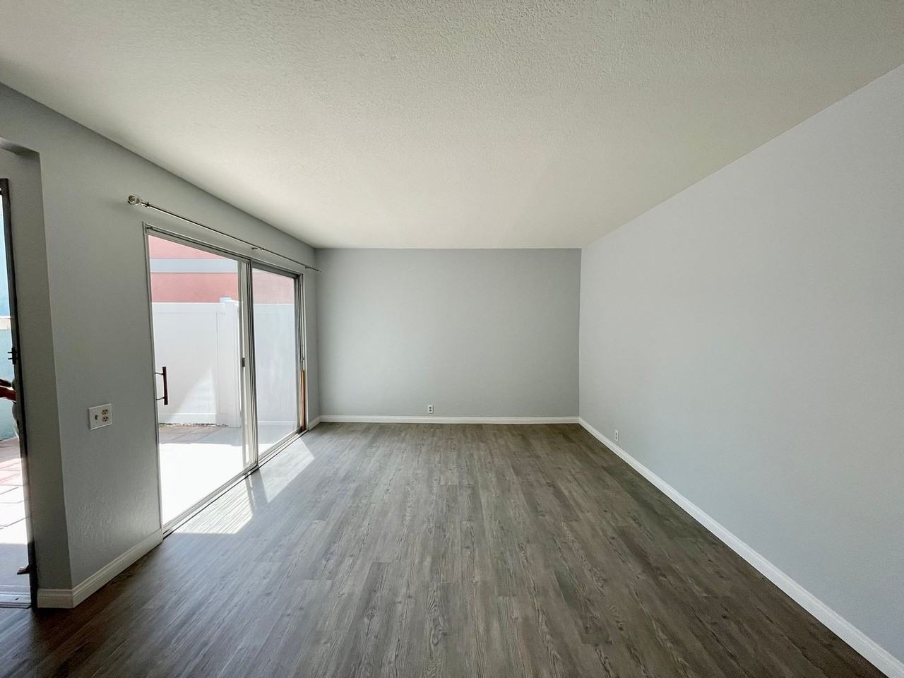 2991 Harbor Blvd - Photo 6 of 18