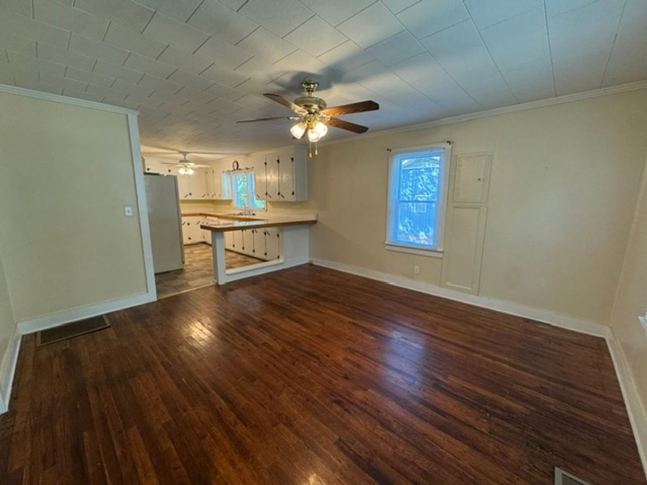 101 Turner St - Photo 3 of 13