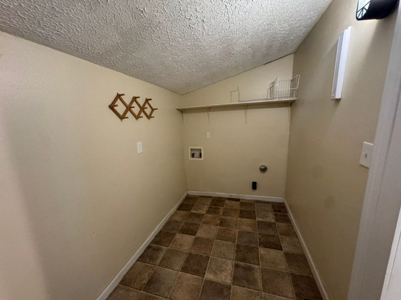 101 Turner St - Photo 7 of 13