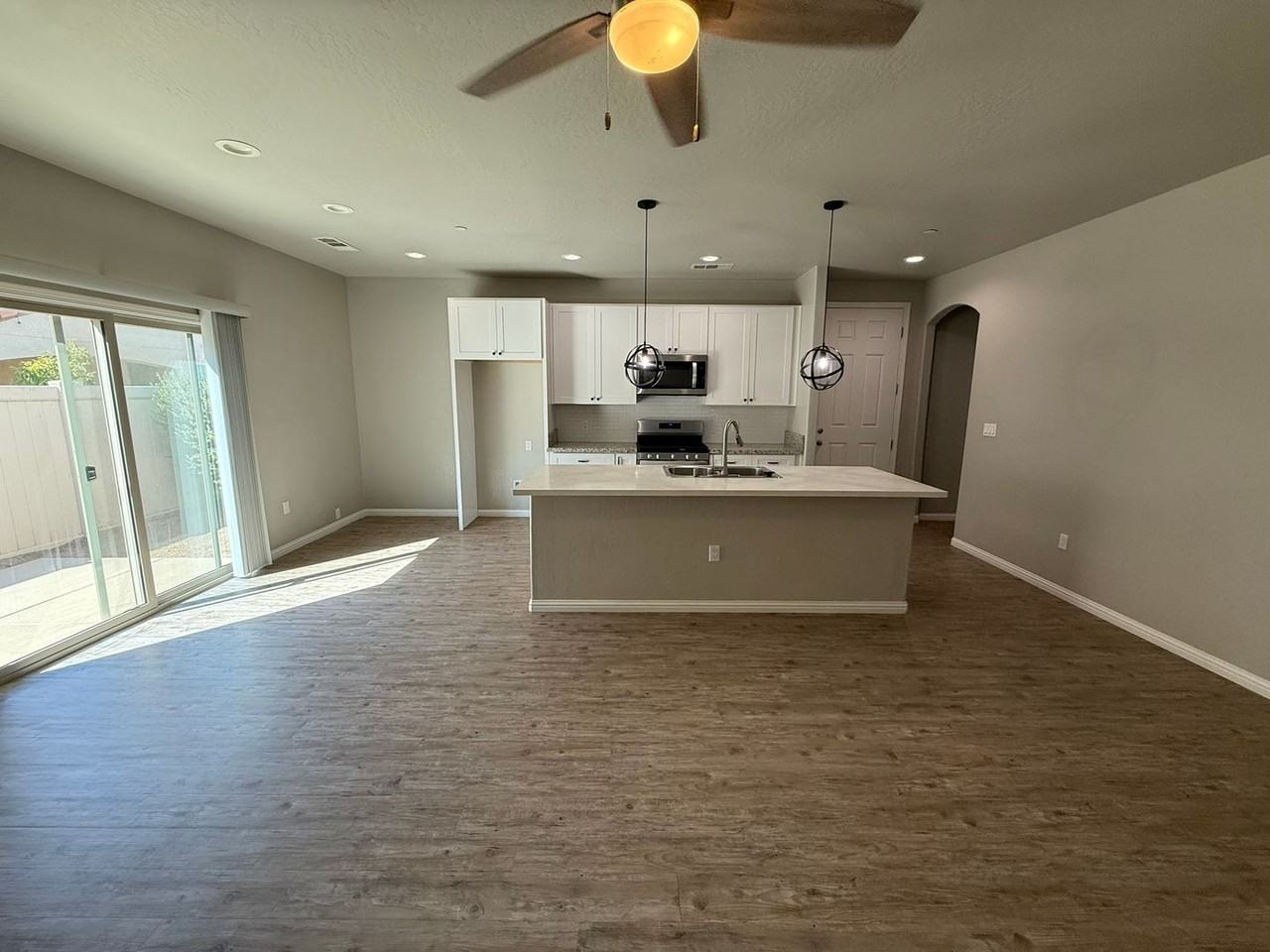 1876 W Roby Ave - Photo 4 of 10