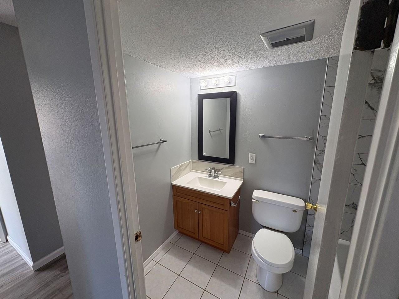 11428 Surf Side Dr - Photo 5 of 7