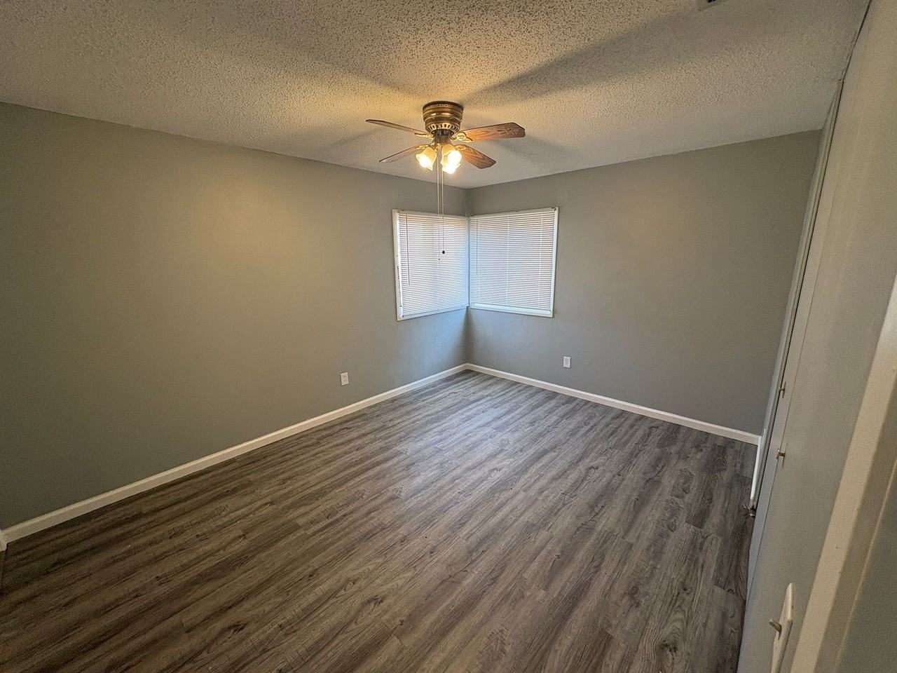 11428 Surf Side Dr - Photo 6 of 7