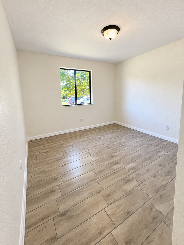 1584 Revere Ln - Photo 6 of 13