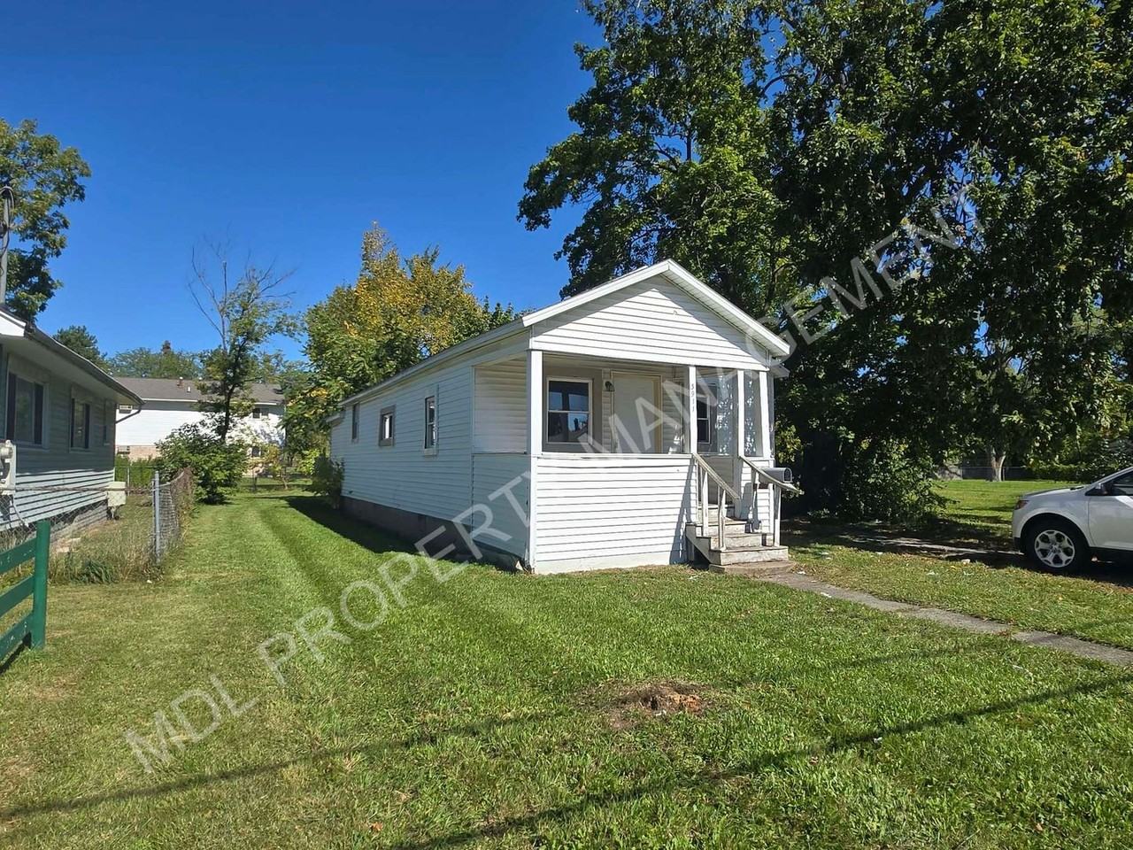3911 Webber St - Photo 2 of 8