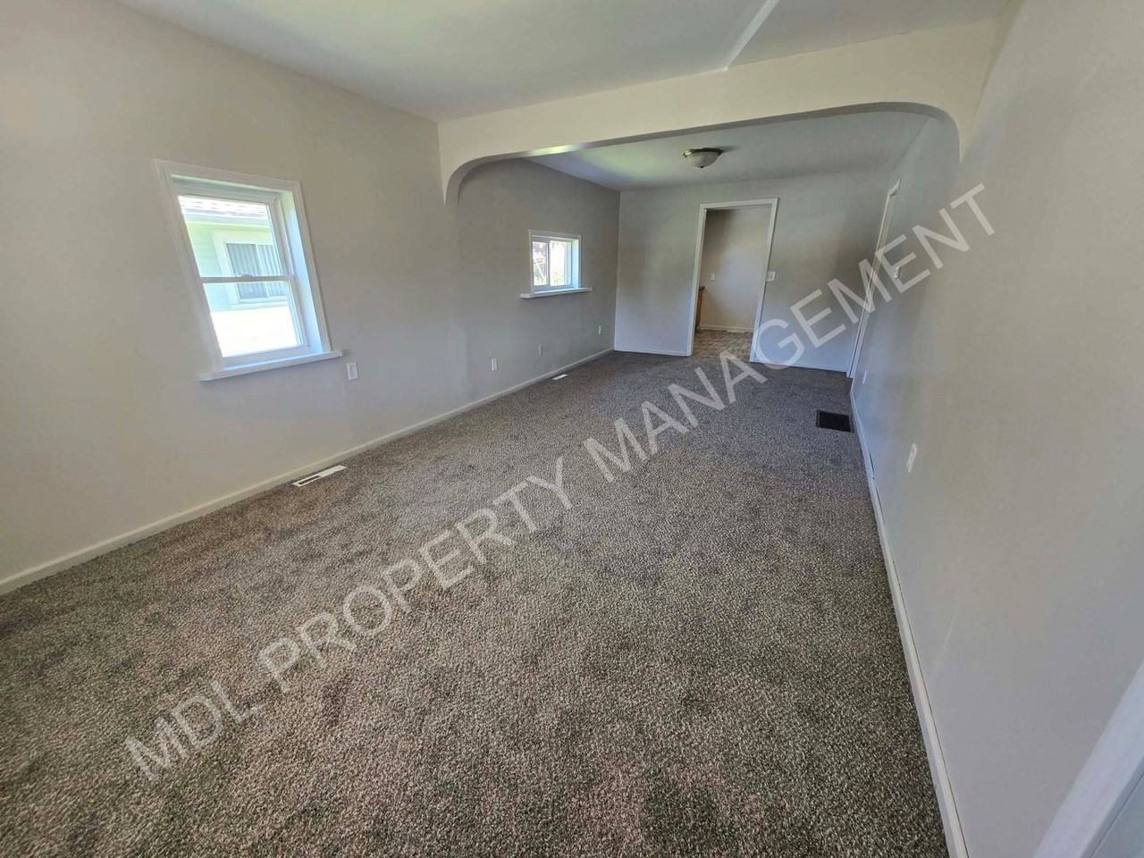 3911 Webber St - Photo 3 of 8