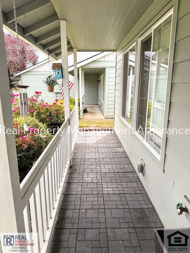 2383 Se 61st Ln - Photo 3 of 25